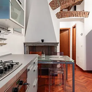  Appartamento Ticinese Livings Comfy - Full City Center Italia